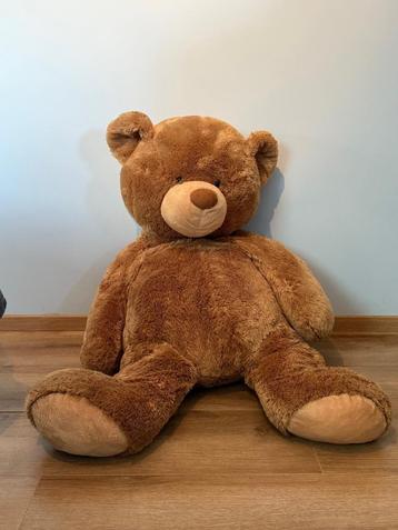Reuzegrote teddybeer – Animal Alley (Toys “R” Us) beschikbaar voor biedingen