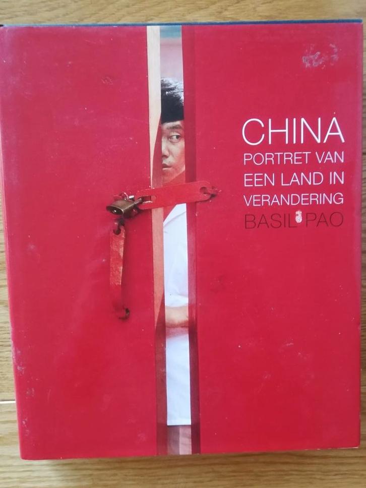 Basil PAO - China, een land in verandering - NL, Boeken, Reisverhalen, Zo goed als nieuw, Azië, Ophalen of Verzenden