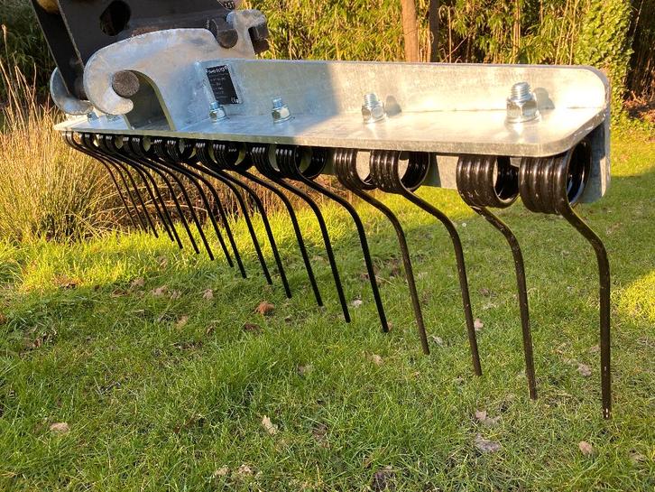 hark met verende tanden voor minigraver, Tuin en Terras, Verticuteermachines, Ophalen