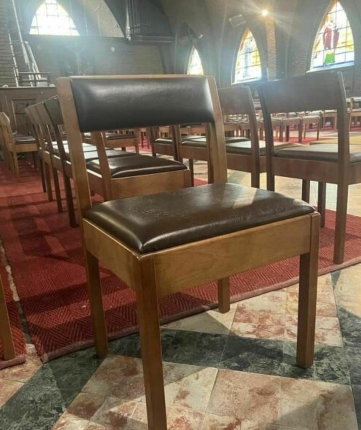 400 stevige houten stoelen met kunstlederen bekleding, Huis en Inrichting, Stoelen, Gebruikt, Vijf, Zes of meer stoelen, Hout