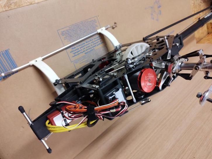 Helikopter "Thunder Tiger", Hobby en Vrije tijd, Modelbouw | Vliegtuigen en Helikopters, Gebruikt, Helikopter, 1:72 tot 1:144