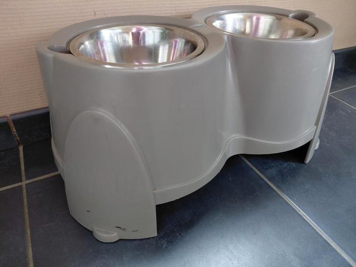 Eetkomhouder met eetkommen voor middelgrote tot grote hond., Dieren en Toebehoren, Hondenvoerbakken en Drinkbakken, Gebruikt, Ophalen