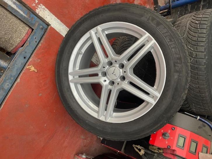 JANTES MERCEDES GLC ou autres + pneus hiver (4), Auto-onderdelen, Banden en Velgen, Velg(en), Winterbanden, 19 inch, 235 mm, Personenwagen