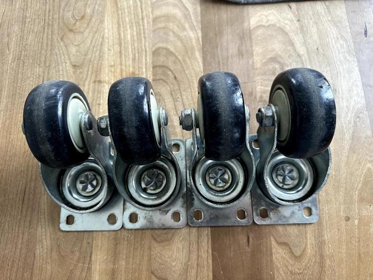 Zwenkwielen (4 stuks) voor luidspreker, Doe-het-zelf en Bouw, Zwenkwielen, Gebruikt, Ophalen