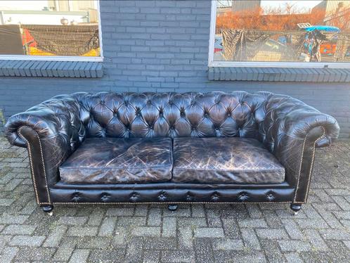 Stoere Chesterfield Bank vintage zwart GRATIS GELEVERD, Huis en Inrichting, Zetels | Voetbanken en poefs, Leer, Ophalen of Verzenden