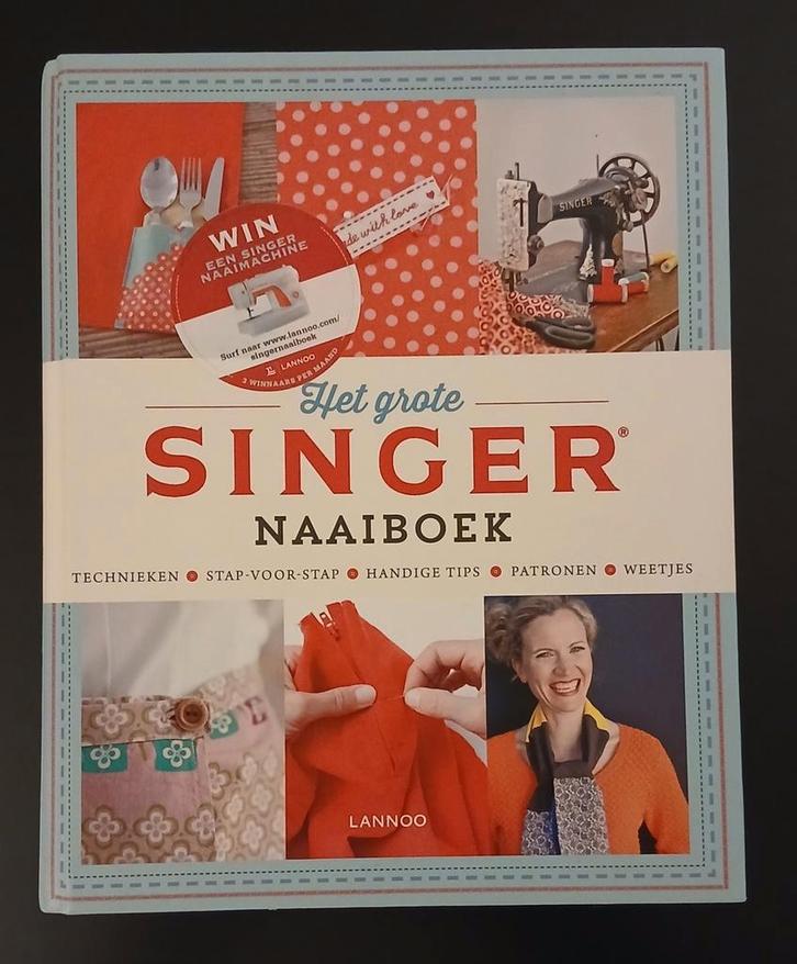 Hilde Smeesters - Het grote singer naaiboek, Boeken, Overige Boeken, Gelezen, Ophalen of Verzenden