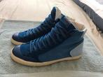 Sneakers bleues exclusives en parfait état, Comme neuf, Baskets, Bleu, Enlèvement ou Envoi