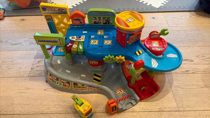 Mon premier garage Vtech Tut Tut Bolides, Enfants & Bébés, Jouets | Vtech, Utilisé, Enlèvement
