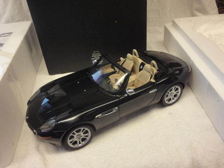 BMW Z8 1:12 KYOSHO schwarz, echt Leder beige 80430020878, Hobby en Vrije tijd, Modelauto's | 1:5 tot 1:12, Gebruikt, Auto, 1:9 t/m 1:12