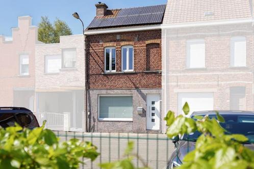 Jolie maison de ville 3 chambres avec jardin idéalement situ, Immo, Huizen en Appartementen te koop, Provincie Henegouwen, 200 tot 500 m²