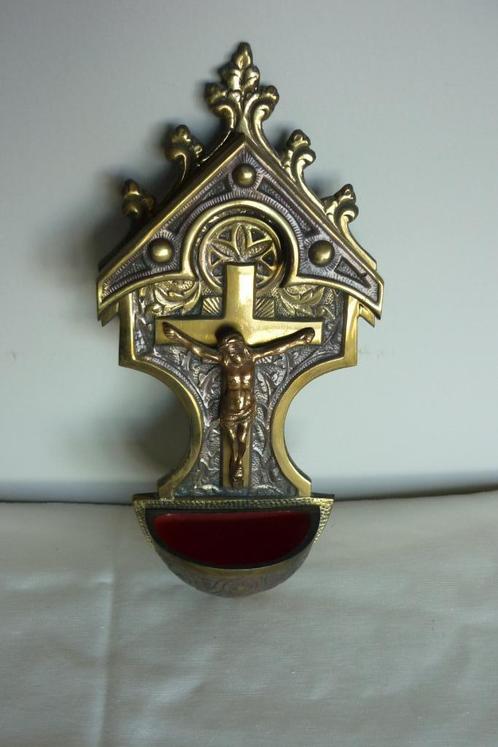 Antiek wijwatervat in koper, Antiek en Kunst, Antiek | Religieuze voorwerpen, Ophalen of Verzenden