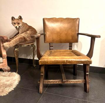 Antifort armstoel beschikbaar voor biedingen