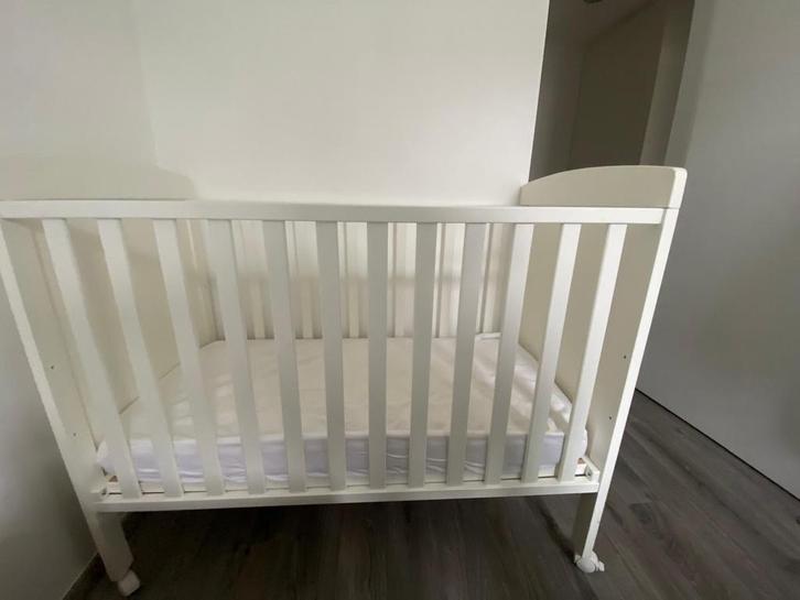 Childhome wit babybed 60x120, Kinderen en Baby's, Babywiegjes en Ledikanten, Zo goed als nieuw, Ophalen