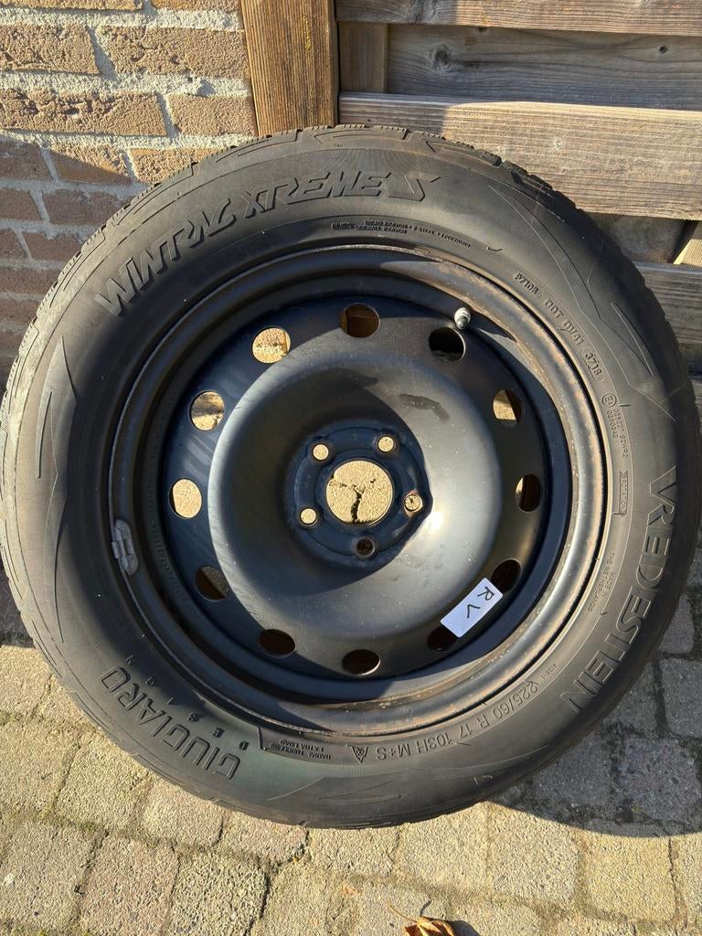 Set Winterbanden op stalen velg (Kia Sportage), Auto-onderdelen, Banden en Velgen, Banden en Velgen, Winterbanden, 17 inch, 225 mm