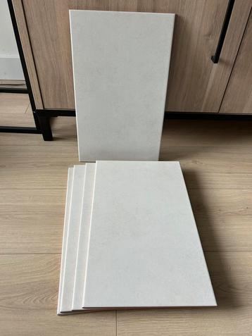 Tegels gebroken wit/beige beschikbaar voor biedingen