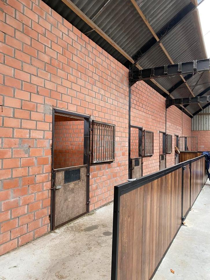 Kleinschalige stalling te huur 2x paard/ pony, Dieren en Toebehoren, Stalling en Weidegang, Stalling, Weidegang, 2 of 3 paarden of pony's