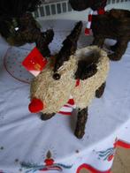 rendier met planthouder geweven wit riet rond metalen frame, Diversen, Kerst, Ophalen of Verzenden, Nieuw