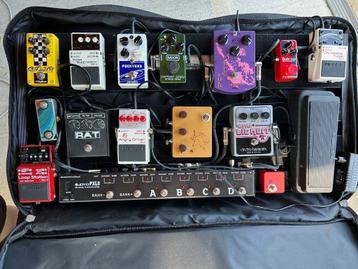 Pedalboard – 14 pedalen, switcher, voeding  beschikbaar voor biedingen