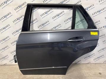 Portier 4Deurs links-achter van een Mercedes E-Klasse (755) beschikbaar voor biedingen