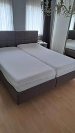 Tweepersoons elektrisch verstelbaar bed. Regio Sint-Niklaas, Gris, Comme neuf, Enlèvement, 180 cm
