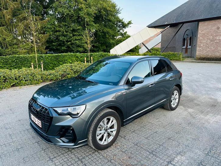 Audi Q3 E-tron S-line Shadow 1ste eigenaar /Garantie 10/2026, Auto's, Audi, Bedrijf, e-tron, Zetelverwarming, Hybride Elektrisch/Benzine
