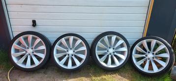 tesla 21 " turbine velgen breedset nieuwstaat, goede banden beschikbaar voor biedingen