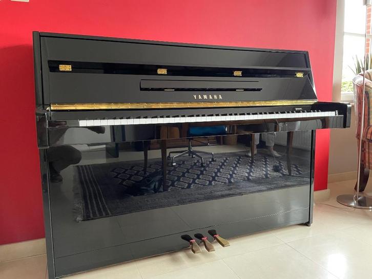 Piano Yamaha C-109, Muziek en Instrumenten, Piano's, Gebruikt, Piano, Zwart, Hoogglans, Ophalen