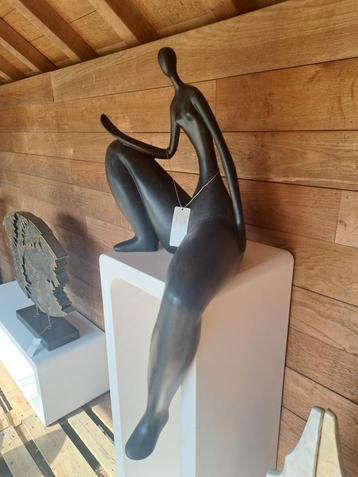 UITVERKOOP - beelden en vazen! beschikbaar voor biedingen