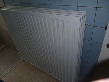 Verschillende maten radiatoren beschikbaar voor biedingen