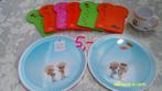 Borden en snijplankjes en 2 Plopsa bekers., Enlèvement ou Envoi, Comme neuf