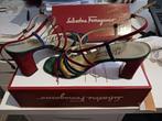 Prachtige zomerschoenen FERRAGAMO italia suede kalfsleder 37, Ophalen, Overige kleuren, Zo goed als nieuw, Schoenen met hoge hakken