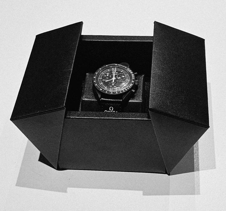 Omega Swatch special edition, Handtassen en Accessoires, Horloges | Heren, Zo goed als nieuw, Omega, Ophalen