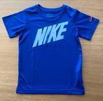 T-shirt de sport Nike bleu - 5 ans - 7€, Kinderen en Baby's, Kinderkleding | Maat 110, Jongen, Zo goed als nieuw, Nike