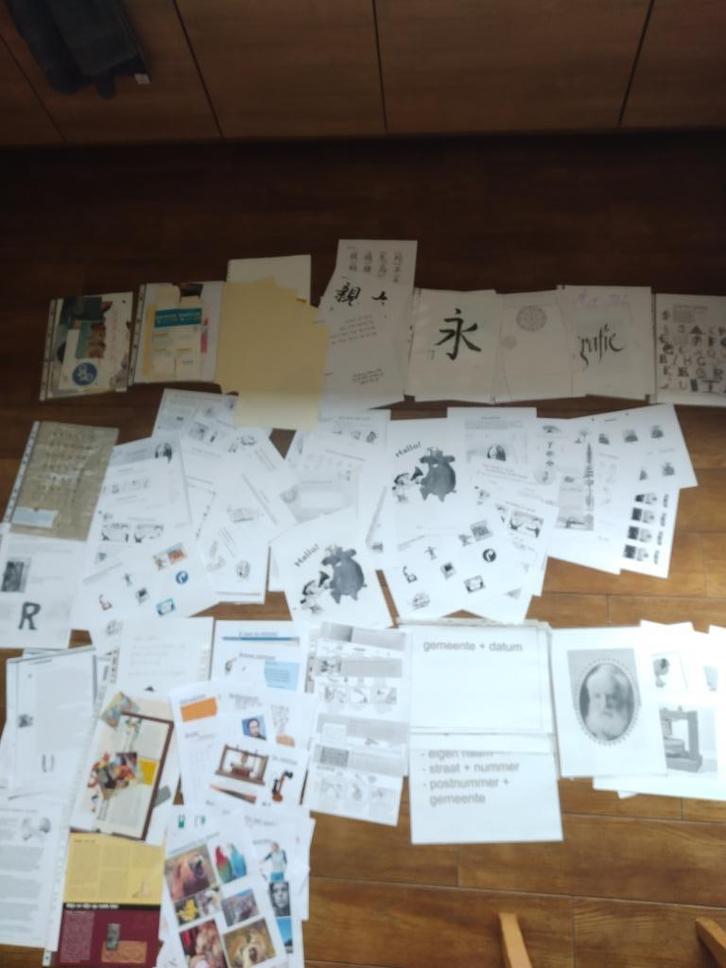 Uitgewerkt thema communicatie eerste graad + veel materiaal, Diversen, Schoolbenodigdheden, Gebruikt, Ophalen
