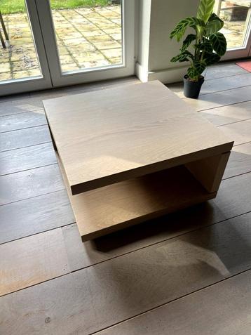 Kwaliteitsvolle houten salontafel - zo goed als nieuw <1 yr