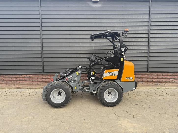 Giant G1500L X-tra minishovel (L = extra hefvermogen!), Zakelijke goederen, Machines en Bouw | Kranen en Graafmachines, Wiellader of Shovel