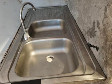 Evier avec mitigeur  beschikbaar voor biedingen