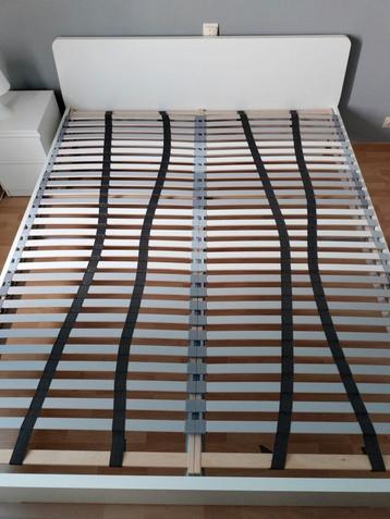 Tweepersoonsbed ikea met lattenbodem beschikbaar voor biedingen