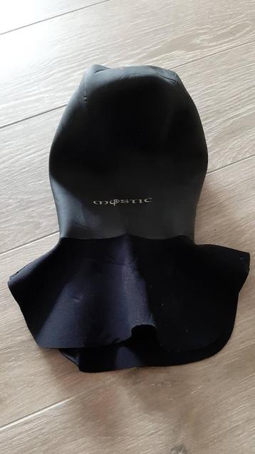 Mystic neopreen cap beschikbaar voor biedingen