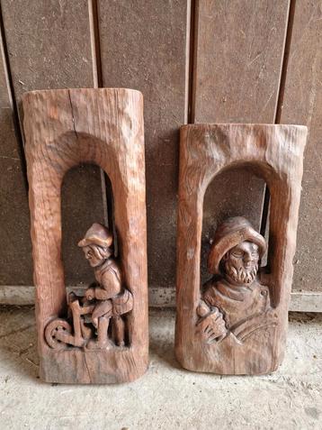 2 mooie handgesneden houten wanddecoratie beschikbaar voor biedingen