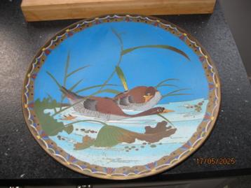 Cloisonné  bord met eenden beschikbaar voor biedingen
