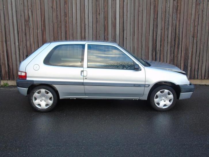Citroën Saxo, accident., Autos : Divers, Voitures accidentées, Citroën, Boîte manuelle, Essence, Hatchback, Argent ou Gris, Enlèvement