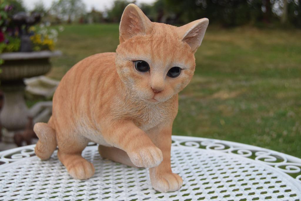 Superbe chat roux tigré en polyrésine de grande qualité, Enlèvement ou Envoi, Neuf, Animal