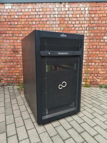 FUJITSU PRIMECENTER M2 19-inch Rack, Informatique & Logiciels, Enlèvement, Utilisé