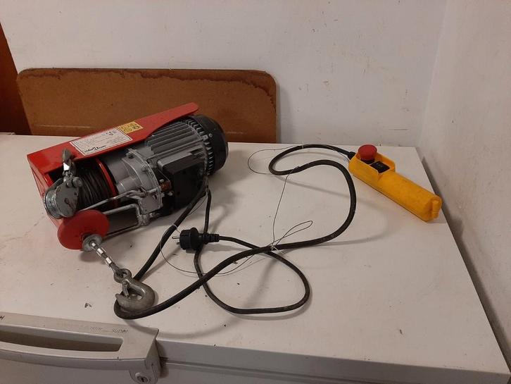 Elektrische lier., Doe-het-zelf en Bouw, Lieren en Takels, Gebruikt, Ophalen