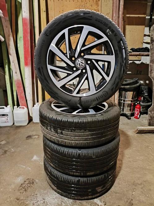 Volkswagen jante d origine avec pneu été en bon état, Auto diversen, Wieldoppen