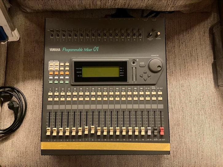 Yamaha 01 Programmable Mixer –werkt, met klein aandachtspunt, Computers en Software, RAM geheugen, Zo goed als nieuw, Ophalen