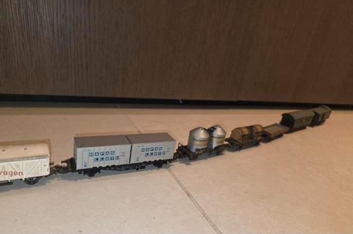 Modeltreinset met locomotief en 15 wagons, Hobby en Vrije tijd, Modeltreinen | N-Spoor, Locomotief, Ophalen