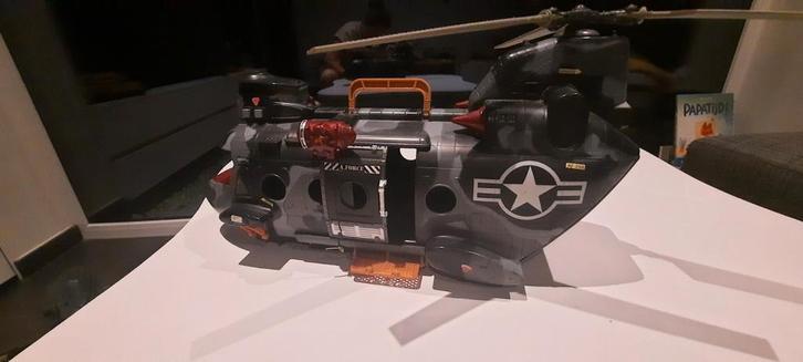 Leger helikopter voor stoere kindjes met draaiende touw/haak, Games en Spelcomputers, Games | Overige, Ophalen