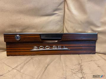 Mercedes W108 W109 dashboardkastje klep 300 SEL  3.5 oldtime beschikbaar voor biedingen